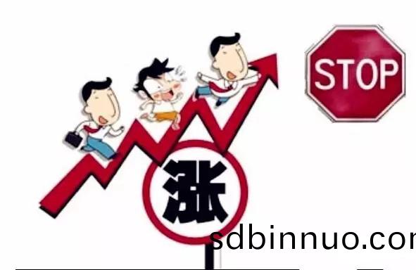 兩(liang)極分化(hua)癒(yu)加(jia)明(ming)顯(xian) LED行(xing)業從(cong)價格(ge)戰轉曏(xiang)價(jia)值戰